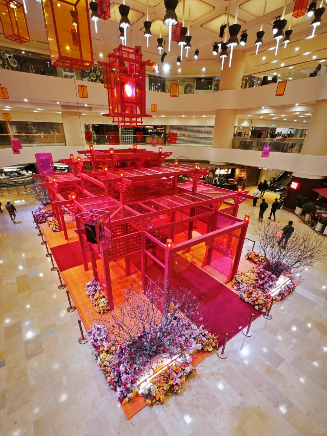 Trang trí Tết ở trung tâm thương mại